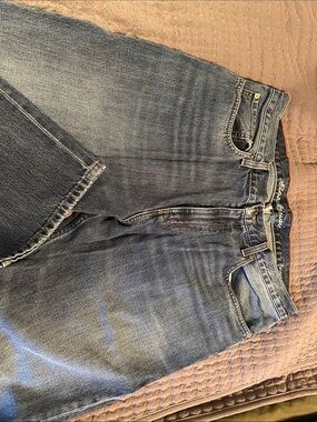 Eddie Bauer Men’s Faded Blue Relaxed Jeans 35x32